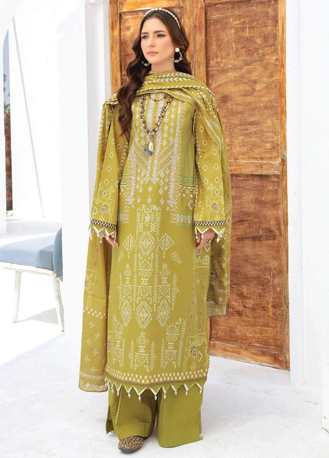 Saira Bano By Humdum Embroidered Lawn Suit Unstitched 3 Piece HD24S D-04 - Summer Collection