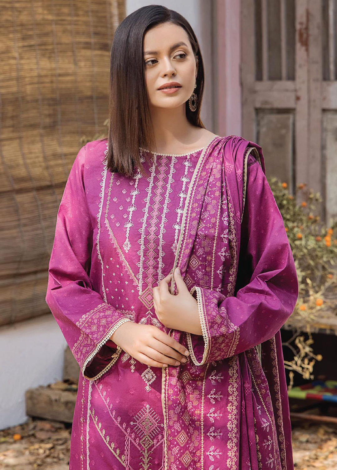 Saira Bano By Humdum Embroidered Lawn Suits Unstitched 3 Piece HD23SB D-03 - Summer Collection
