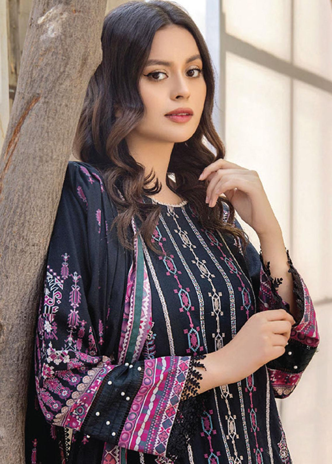Saira Bano By Humdum Embroidered Lawn Suits Unstitched 3 Piece HD23SB D-06 - Summer Collection