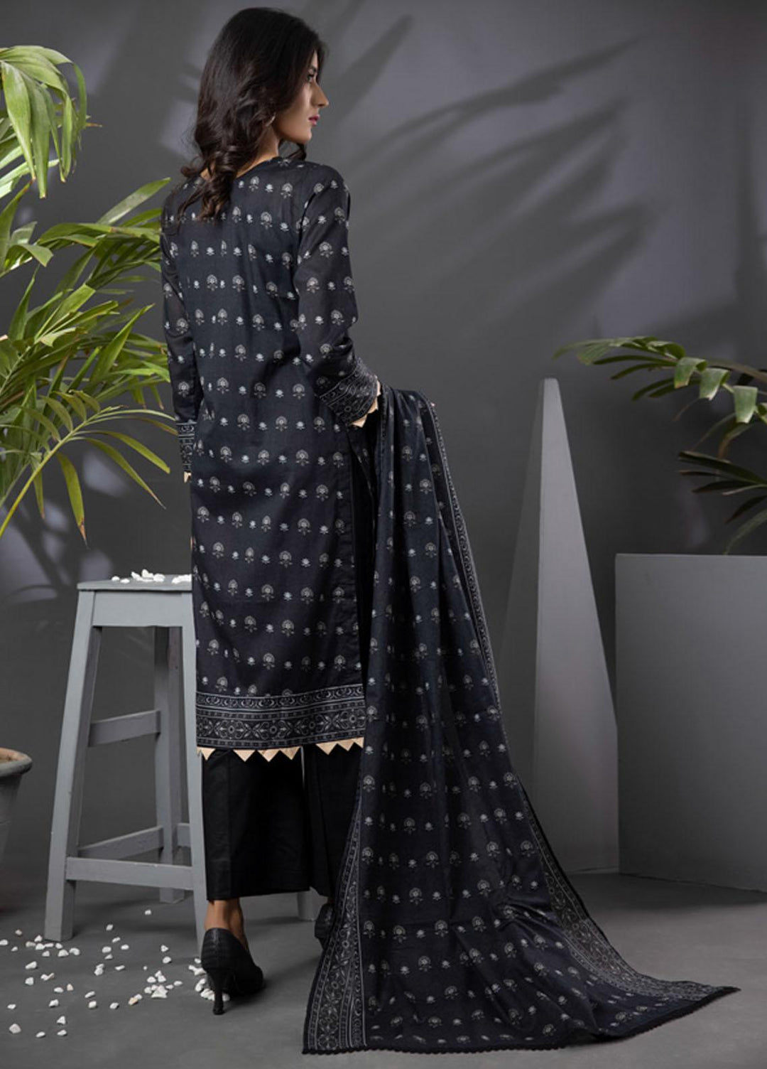 Salina By Regalia Textiles Printed Lawn Suits Unstitched 3 Piece RGT22BW 12 - Summer Collection