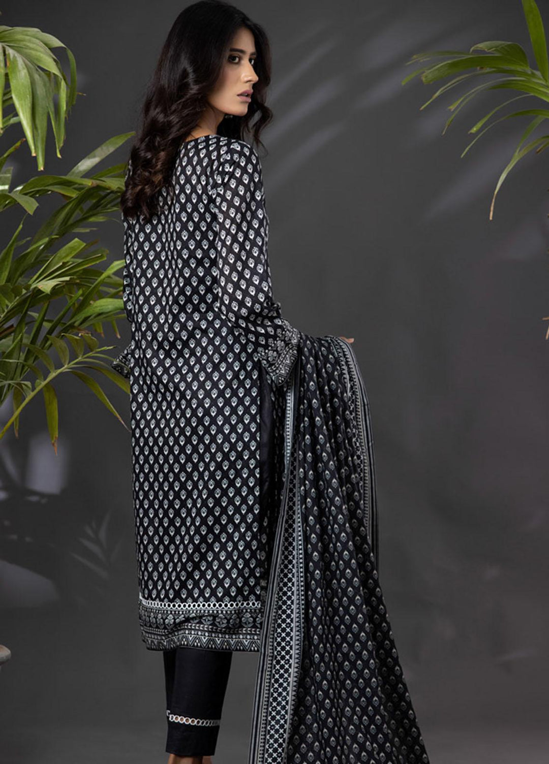 Salina By Regalia Textiles Printed Lawn Suits Unstitched 3 Piece RGT22BW 02 - Summer Collection