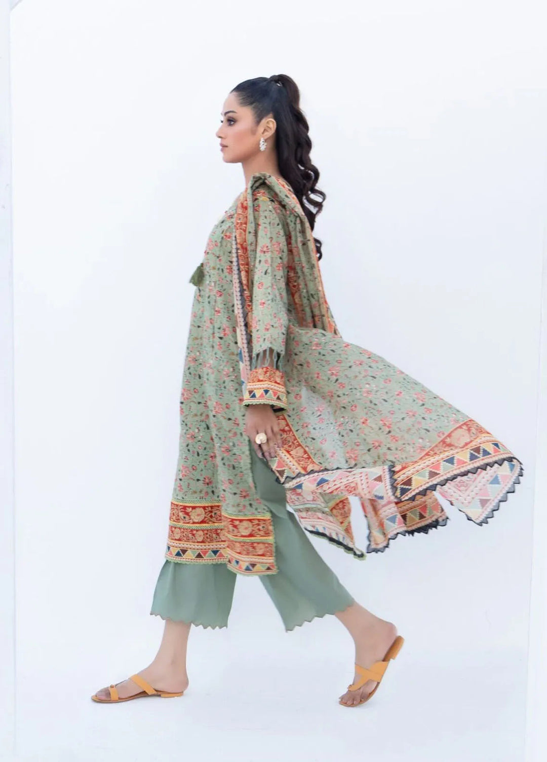 Salina by Regalia Textile Printed Lawn Suits Unstitched 3 Piece RGT25SBD D-01 - Summer Collection