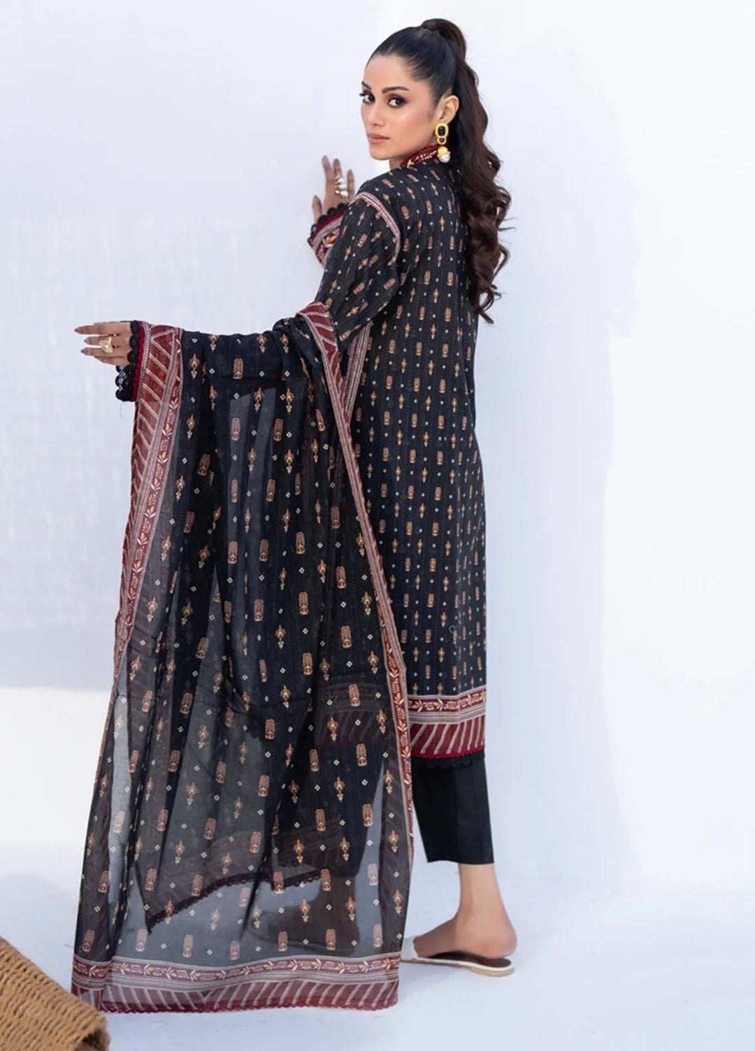 Salina by Regalia Textile Printed Lawn Suits Unstitched 3 Piece RGT25SBD D-03 - Summer Collection