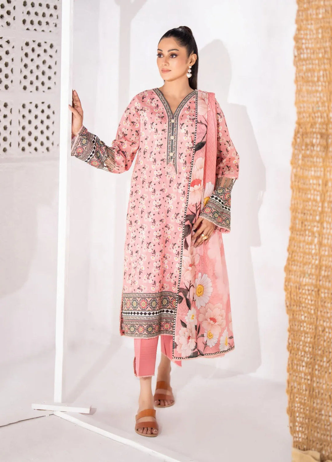 Salina by Regalia Textile Printed Lawn Suits Unstitched 3 Piece RGT25SBD D-08 - Summer Collection