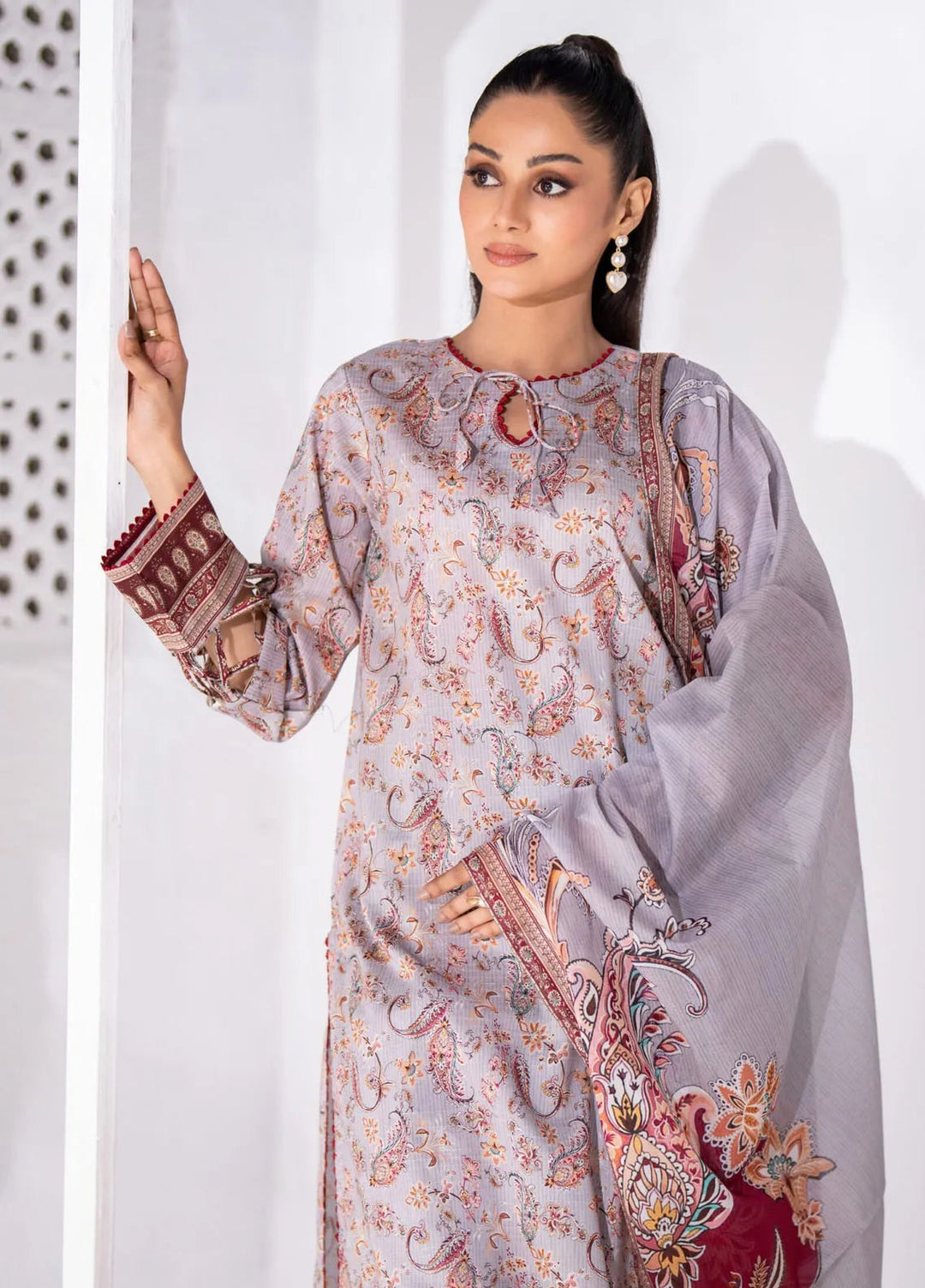 Salina by Regalia Textile Printed Lawn Suits Unstitched 3 Piece RGT25SBD D-09 - Summer Collection