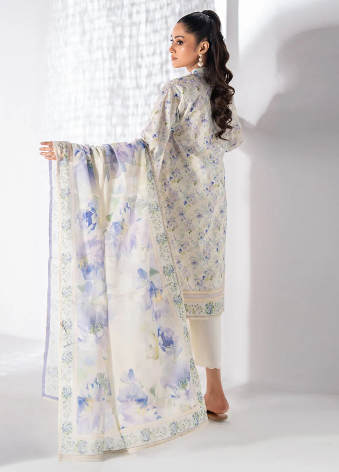 Salina by Regalia Textile Printed Lawn Suits Unstitched 3 Piece RGT25SBD D-10 - Summer Collection