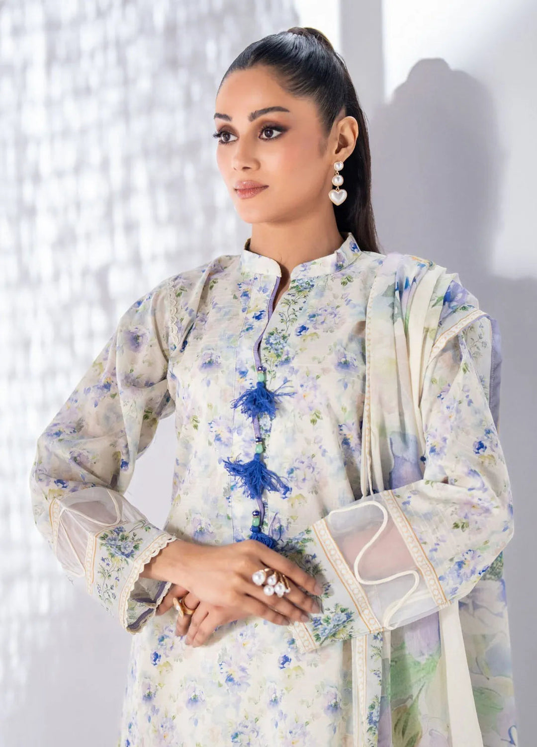 Salina by Regalia Textile Printed Lawn Suits Unstitched 3 Piece RGT25SBD D-10 - Summer Collection