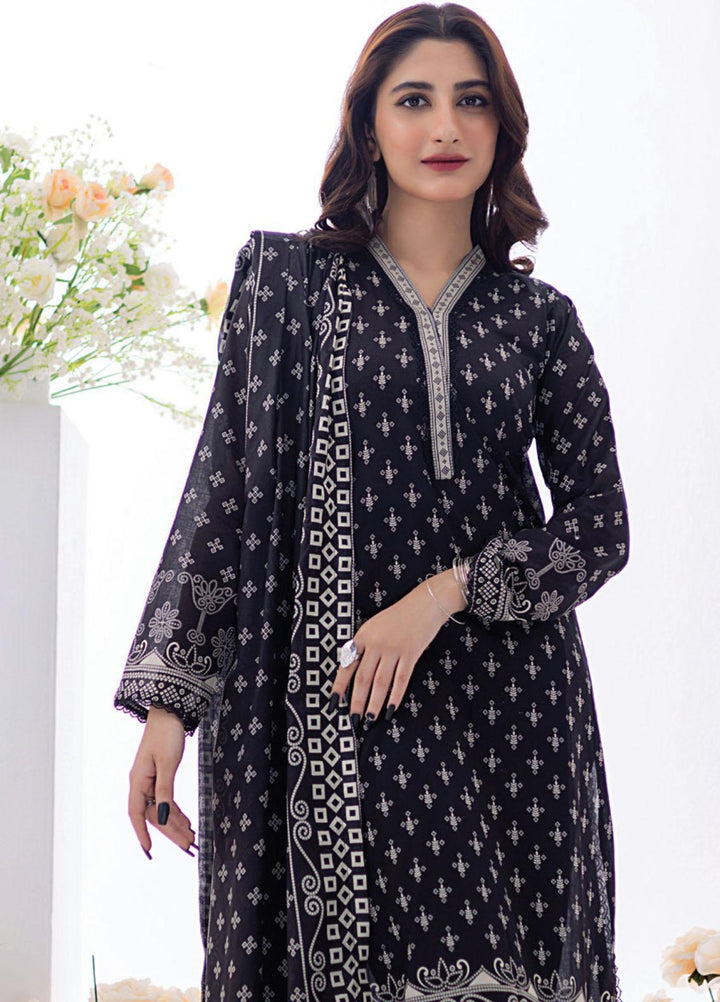 Salina By Regalia Textiles Printed Lawn Suits Unstitched 3 Piece RGT23BW-V2 D-05 - Summer Collection