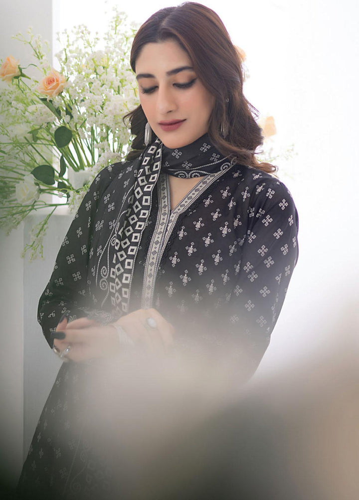 Salina By Regalia Textiles Printed Lawn Suits Unstitched 3 Piece RGT23BW-V2 D-05 - Summer Collection