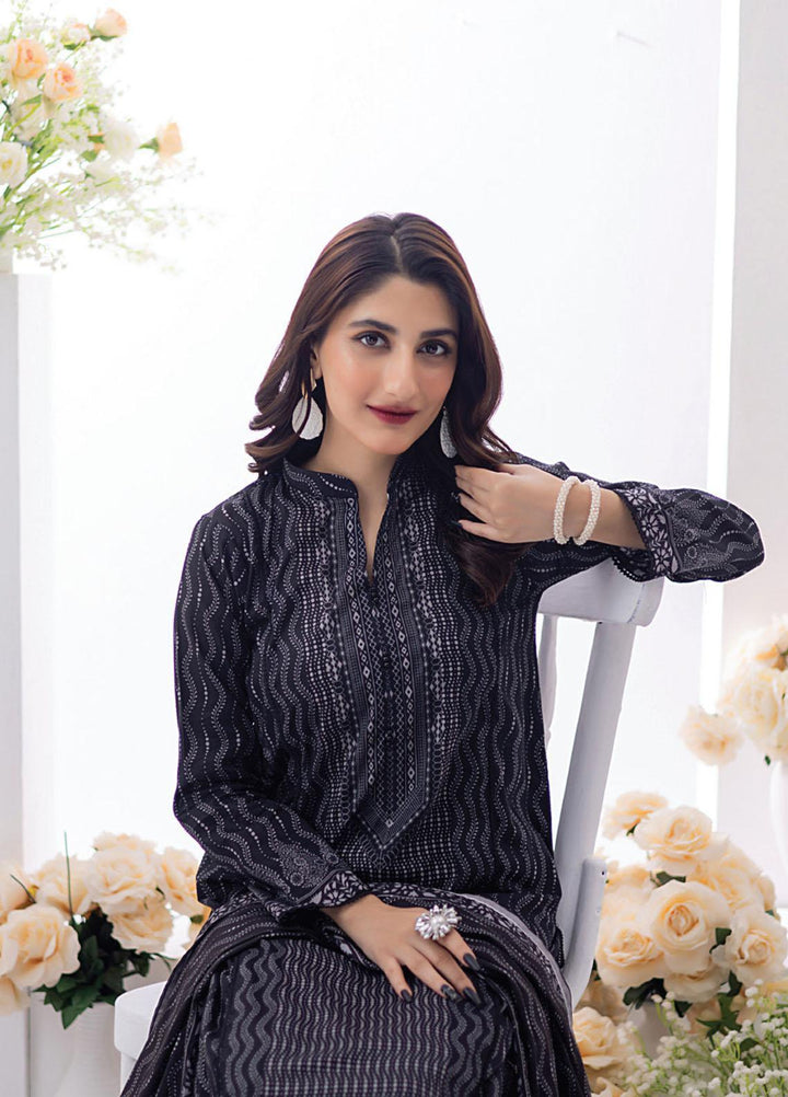 Salina By Regalia Textiles Printed Lawn Suits Unstitched 3 Piece RGT23BW-V2 D-07 - Summer Collection