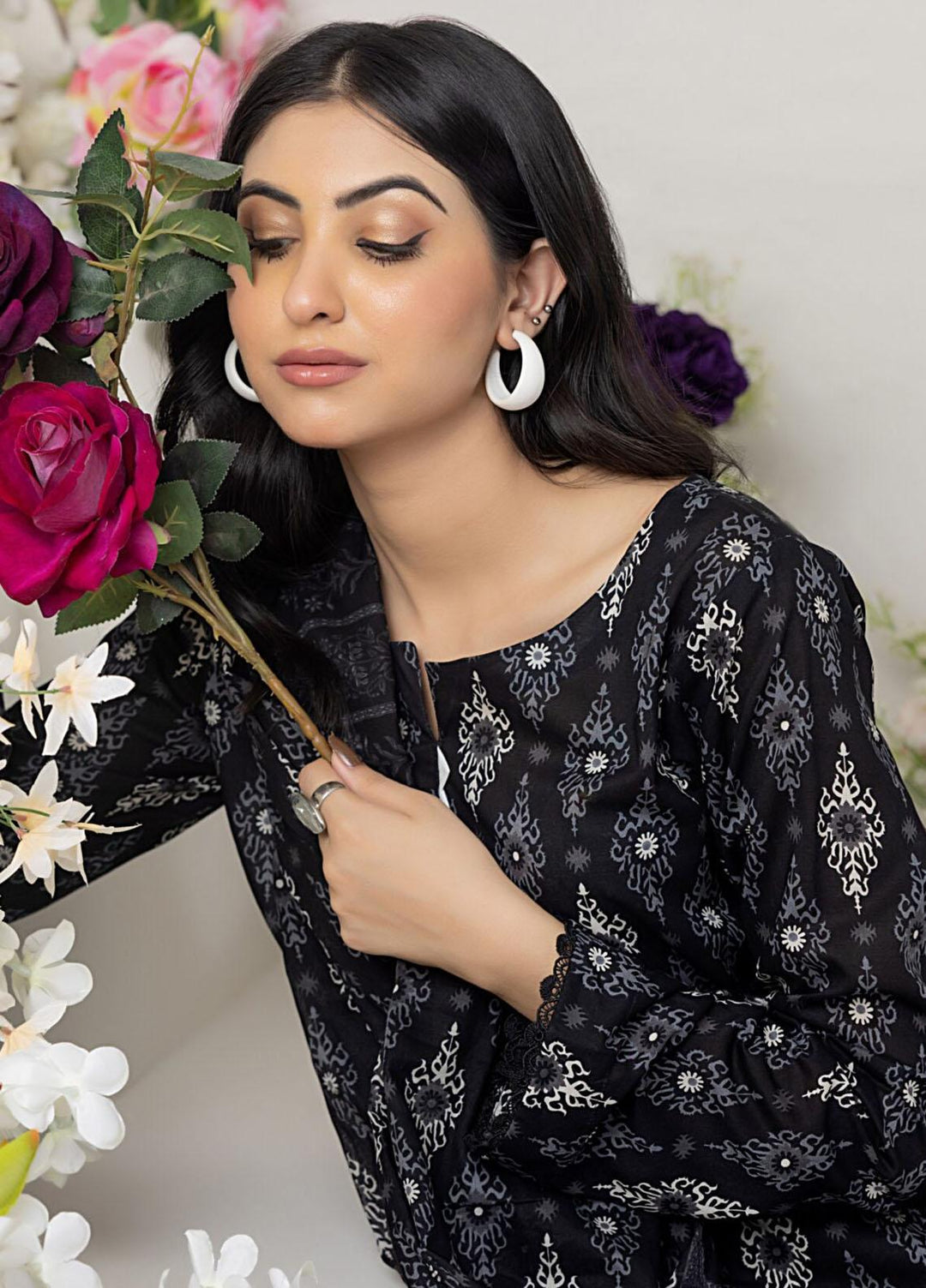 Salina By Regalia Textiles Printed Lawn Suits Unstitched 3 Piece RGT23BW-V4 D-01 - Summer Collection