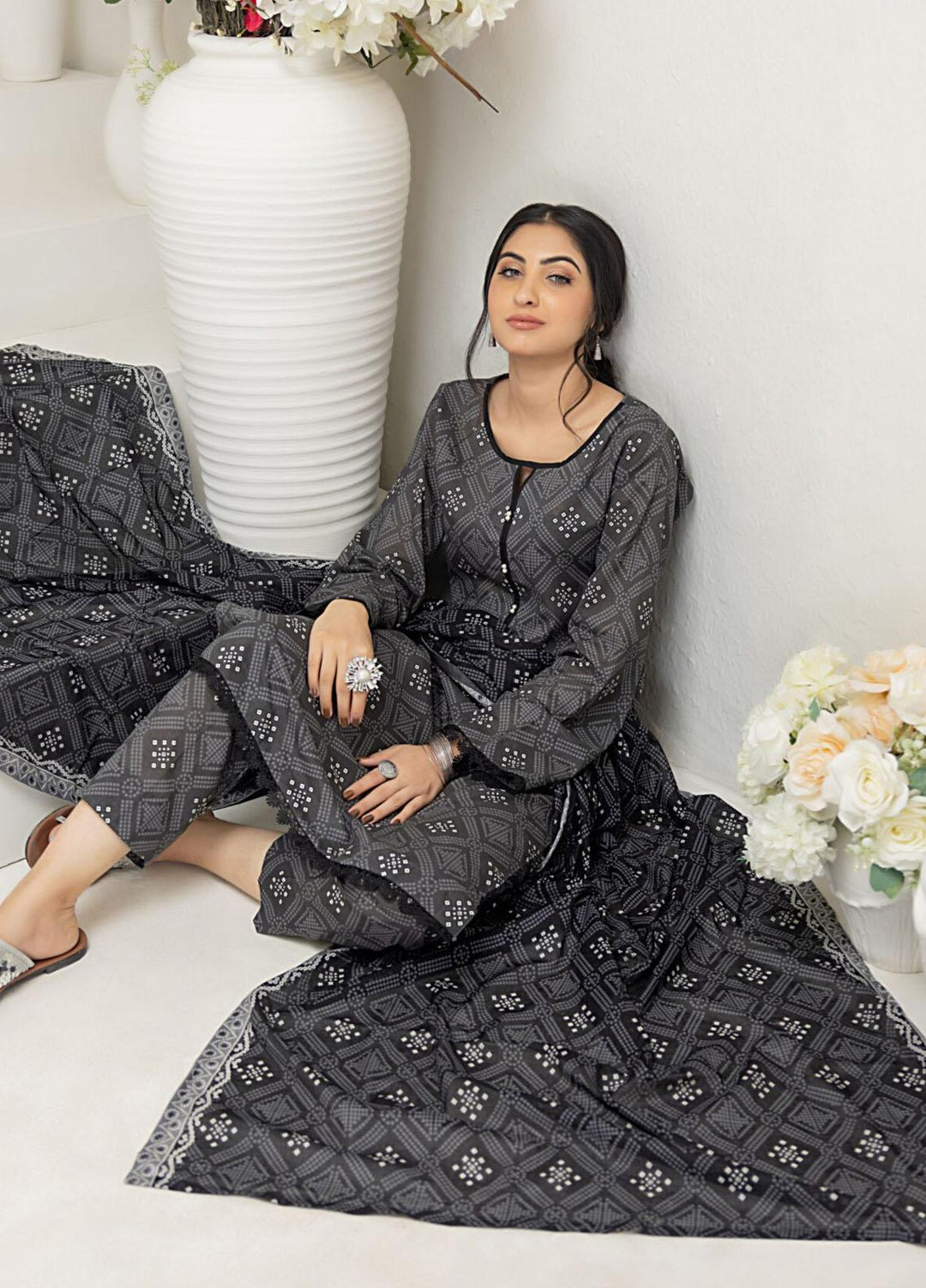 Salina By Regalia Textiles Printed Lawn Suits Unstitched 3 Piece RGT23BW-V4 D-05 - Summer Collection