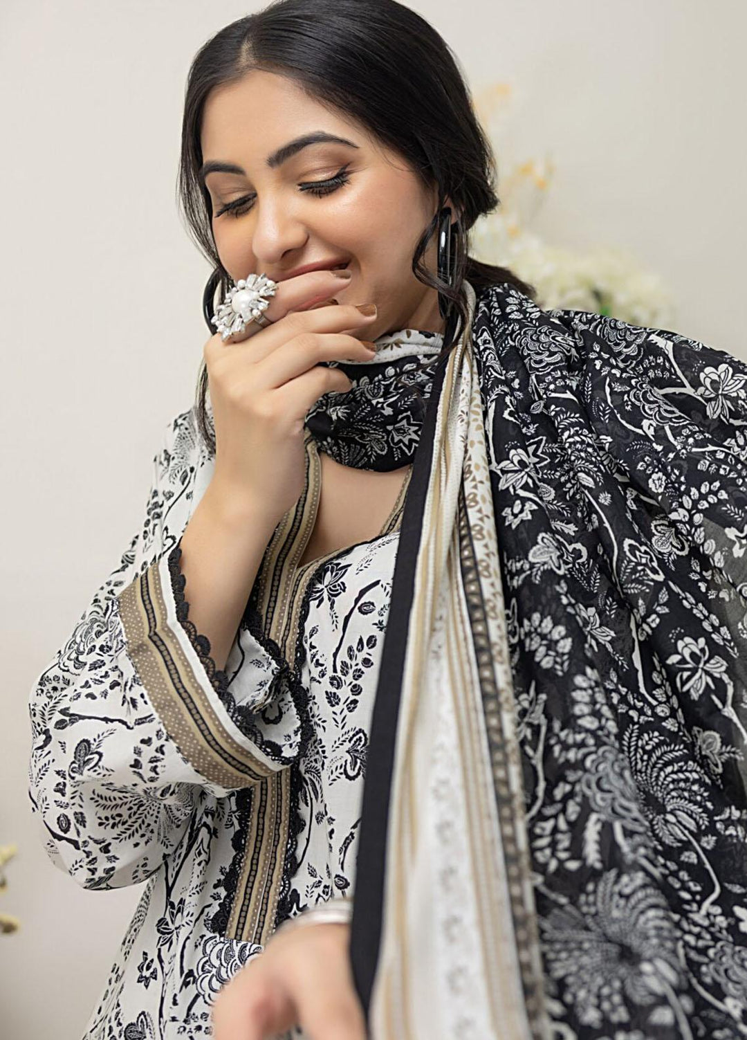 Salina By Regalia Textiles Printed Lawn Suits Unstitched 3 Piece RGT23BW-V4 D-08 - Summer Collection