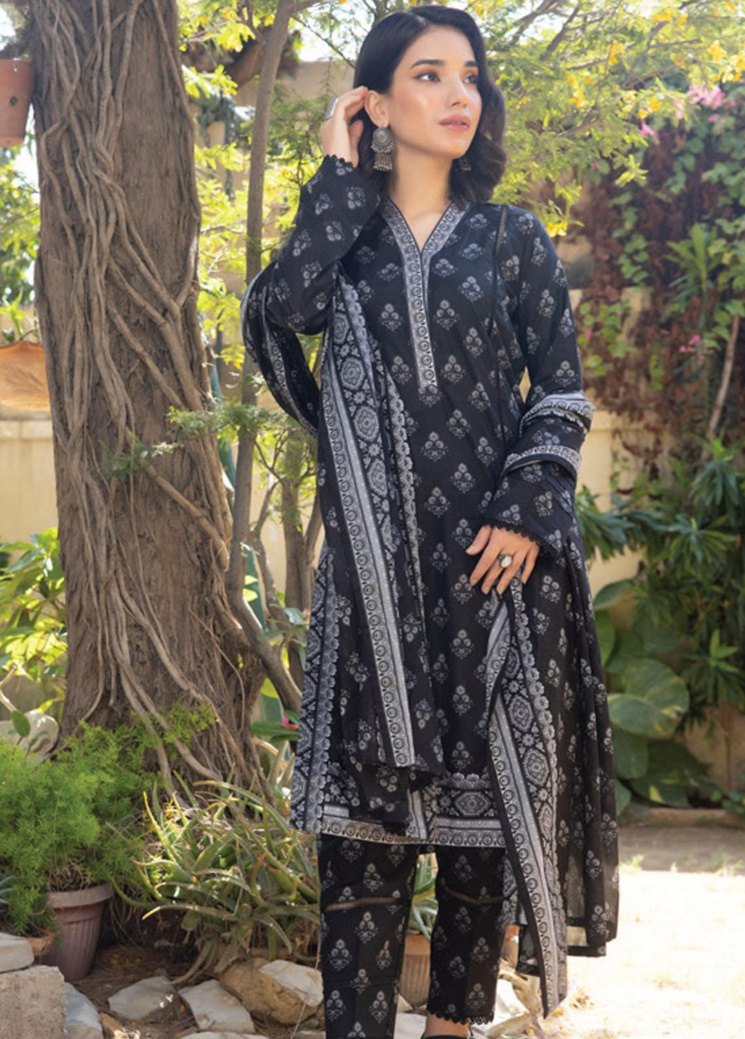 Salina By Regalia Textiles Printed Lawn Suits Unstitched 3 Piece RGT23BW 10 - Black & White Collection