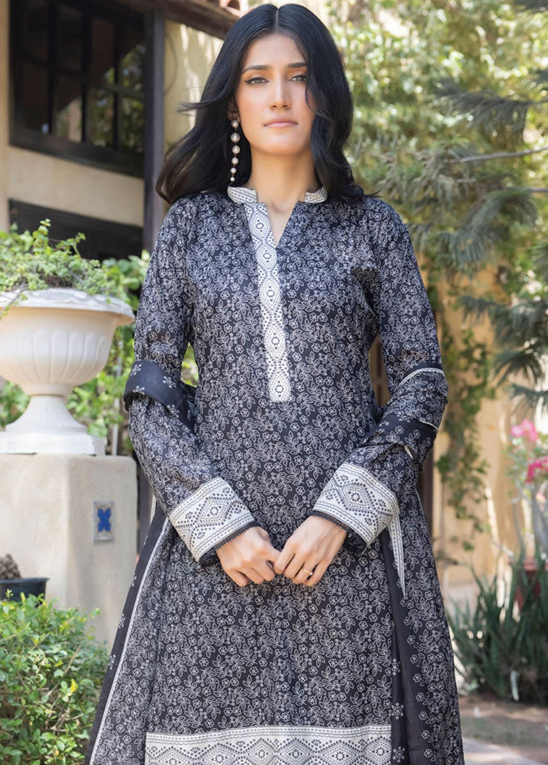 Salina By Regalia Textiles Printed Lawn Suits Unstitched 3 Piece RGT23BW 05 - Black & White Collection