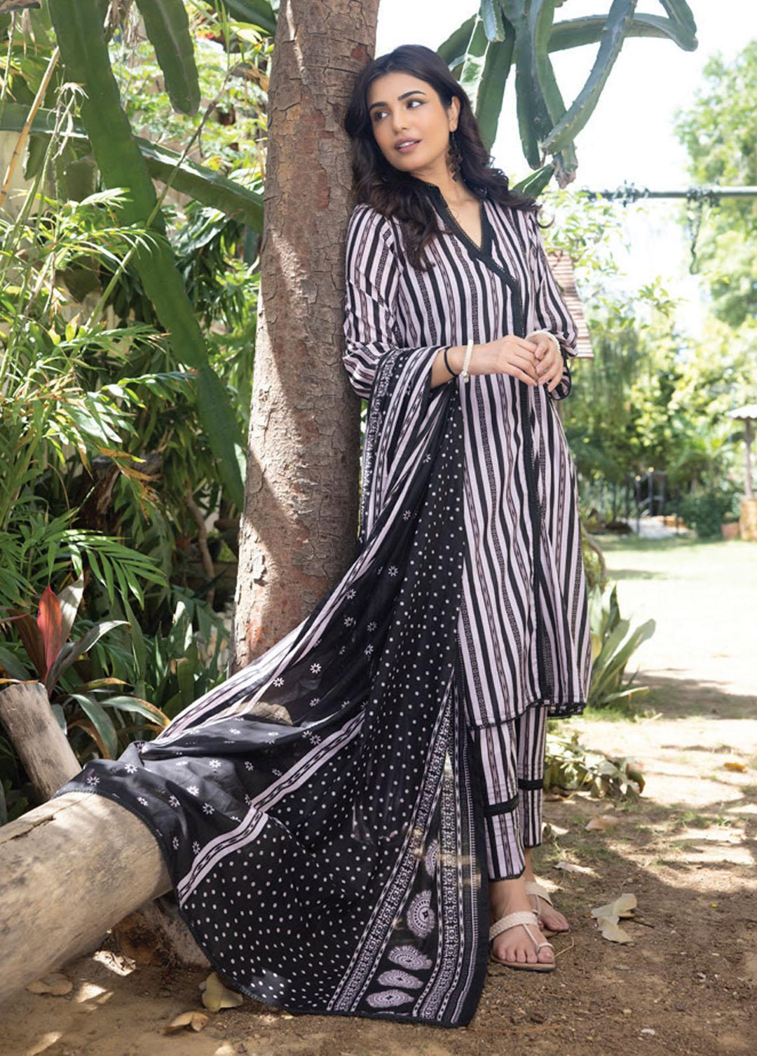 Salina By Regalia Textiles Printed Lawn Suits Unstitched 3 Piece RGT23BW 08 - Black & White Collection