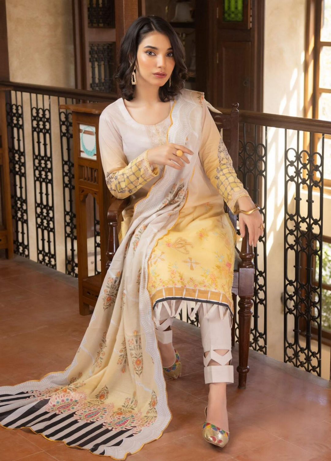 Salina By Regalia Textiles Printed Lawn Suits Unstitched 3 Piece RGT23SP-V13 D-07 - Summer Collection