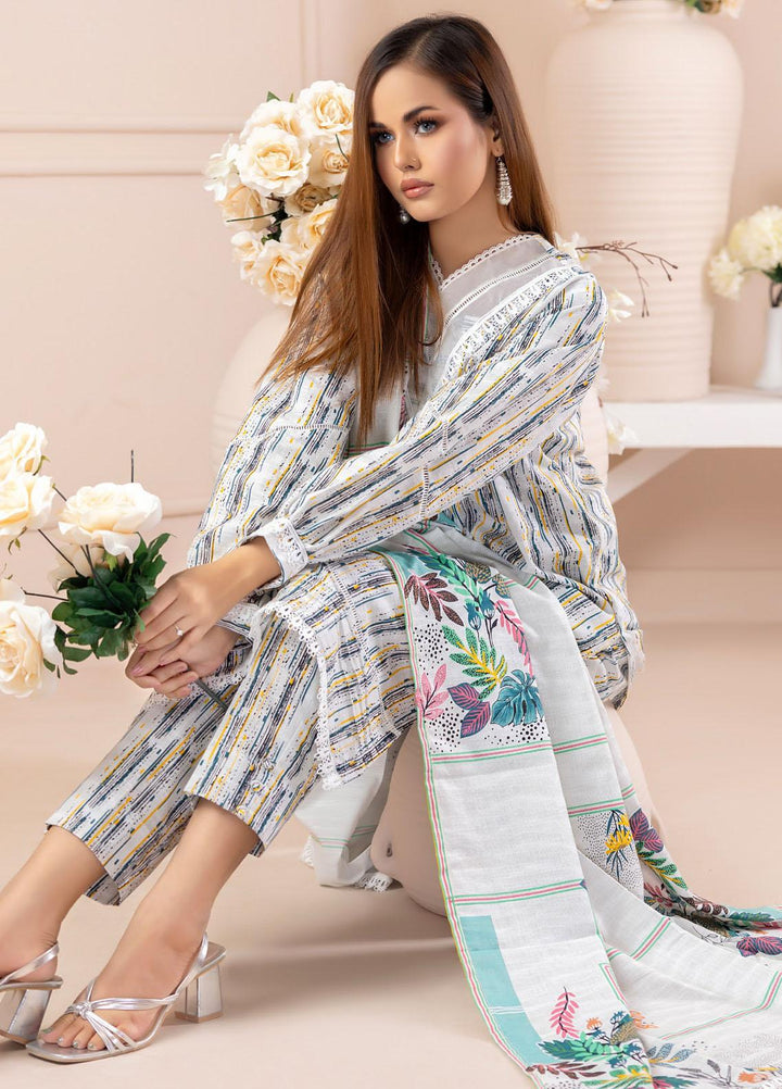 Salina By Regalia Textiles Printed Khaddar Suits Unstitched 3 Piece RGT23-S4 SSPK4-5 - Winter Collection