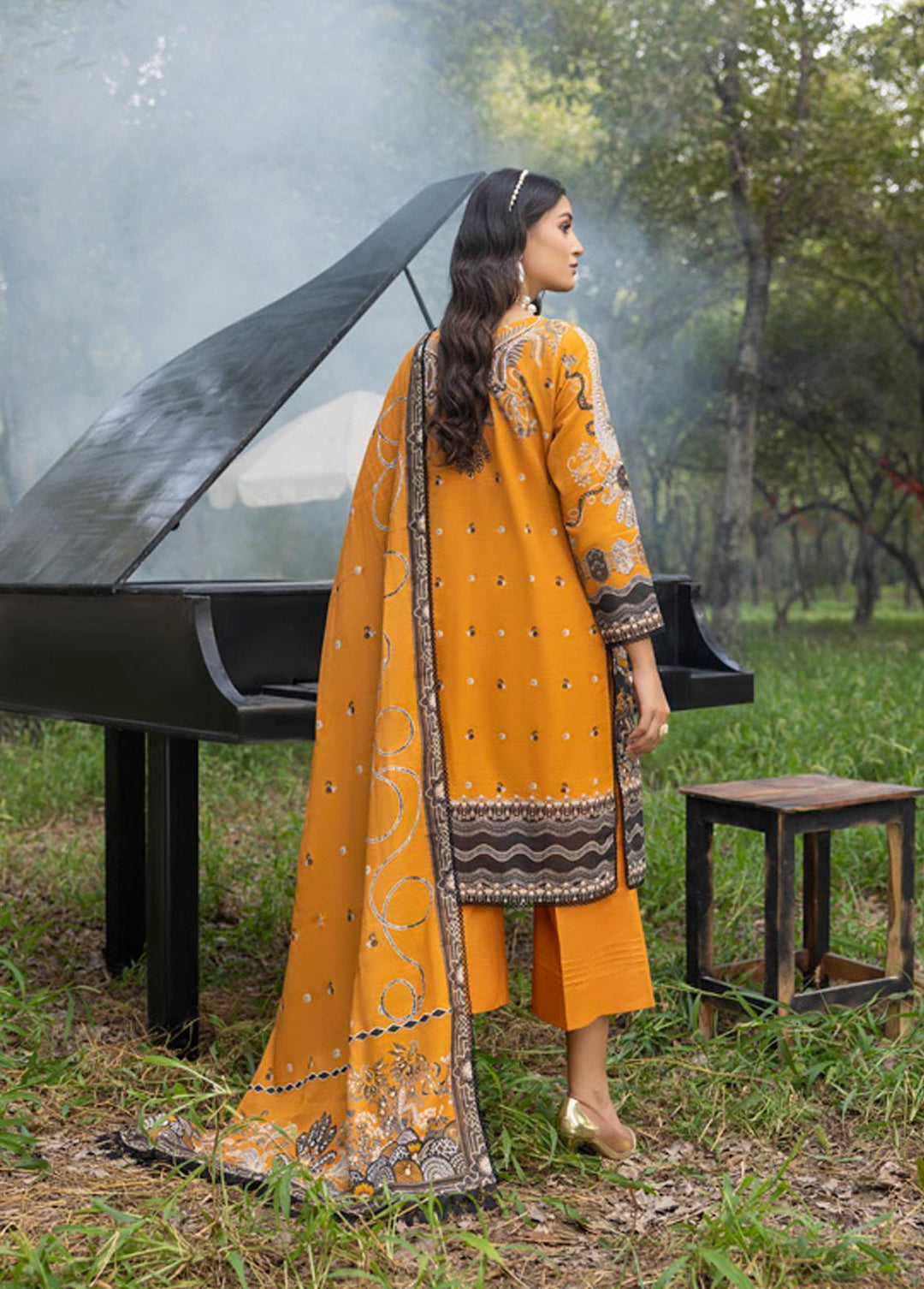 Salina by Regalia Textiles Printed Khaddar Suits Unstitched 3 Piece RGT22K D-07 - Winter Collection