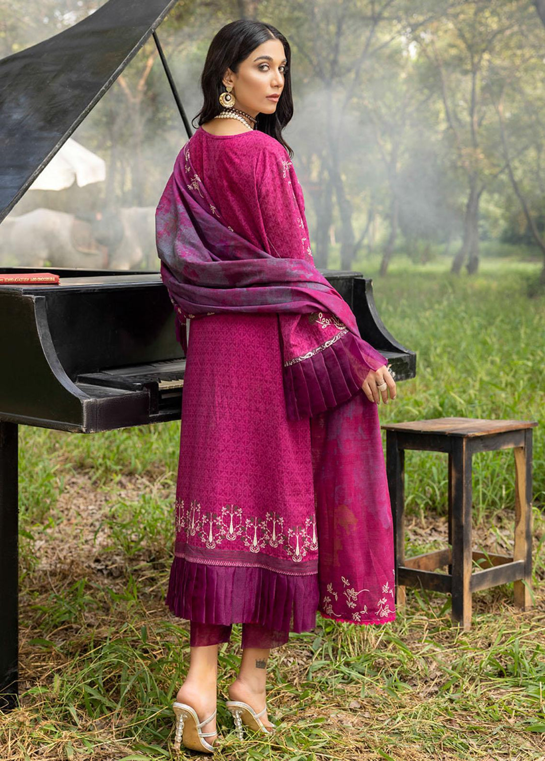 Salina by Regalia Textiles Printed Khaddar Suits Unstitched 3 Piece RGT22K D-10 - Winter Collection