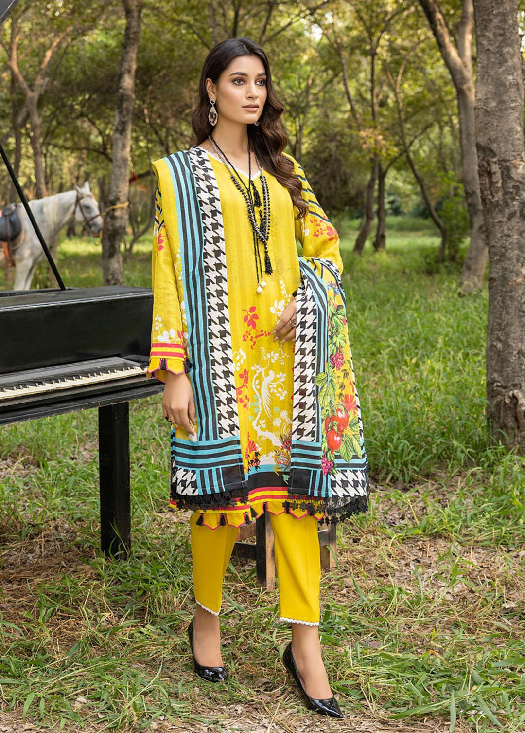 Salina by Regalia Textiles Printed Khaddar Suits Unstitched 3 Piece RGT22K D-11 - Winter Collection