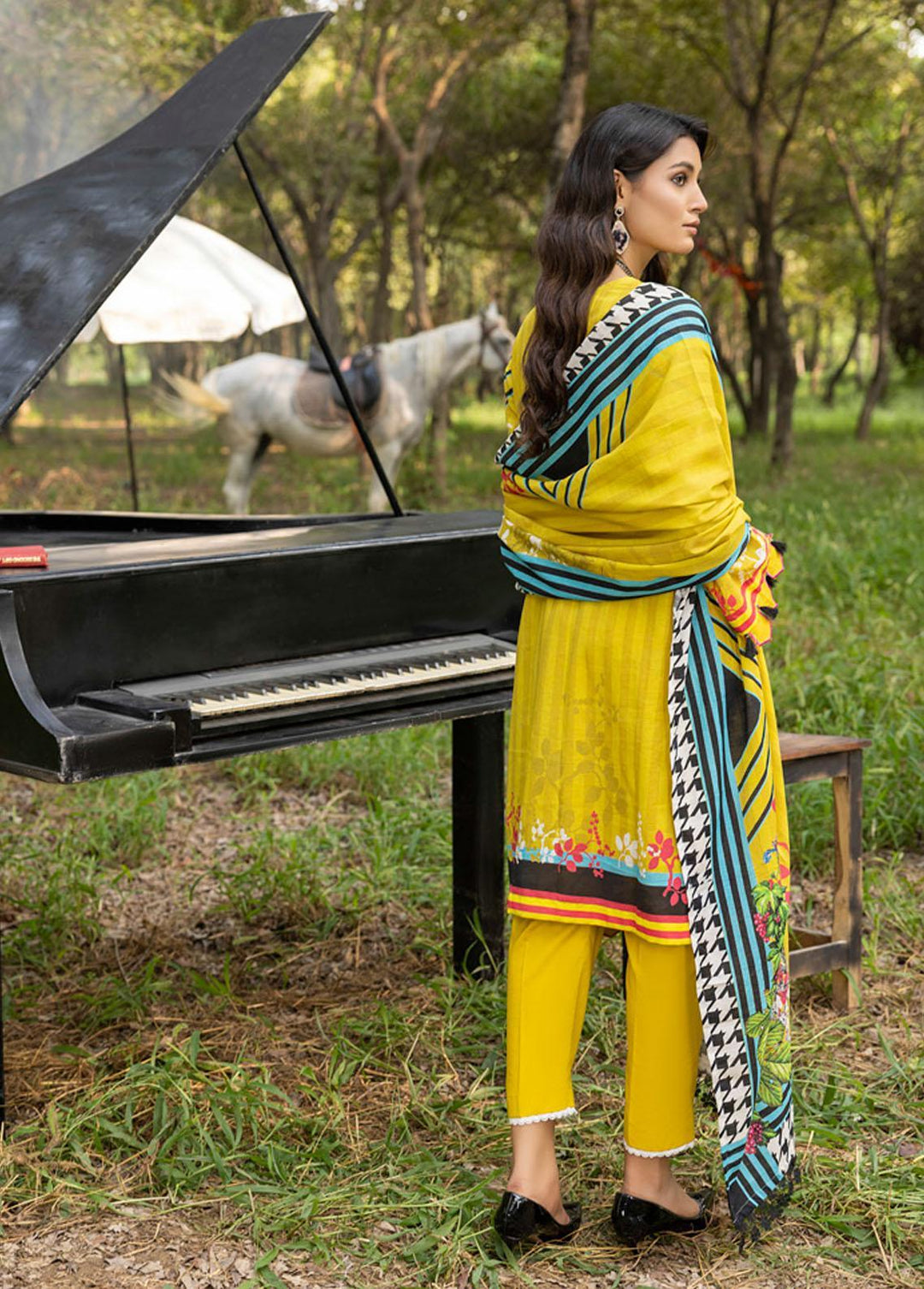 Salina by Regalia Textiles Printed Khaddar Suits Unstitched 3 Piece RGT22K D-11 - Winter Collection