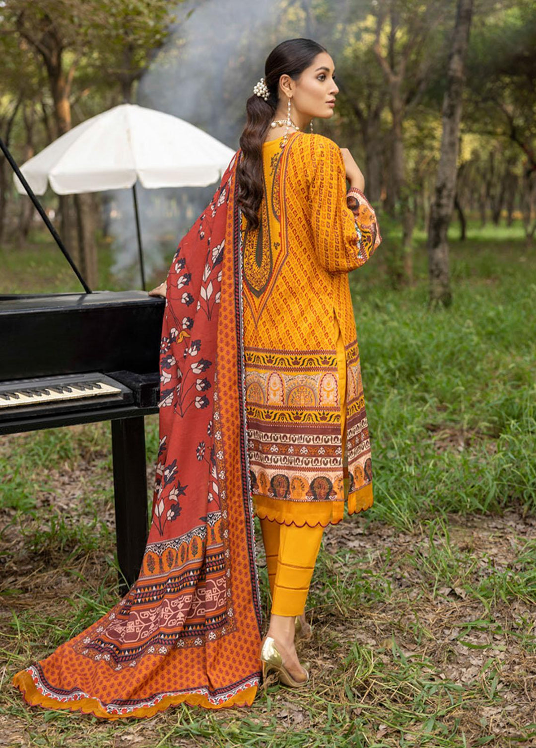 Salina by Regalia Textiles Printed Khaddar Suits Unstitched 3 Piece RGT22K D-15 - Winter Collection