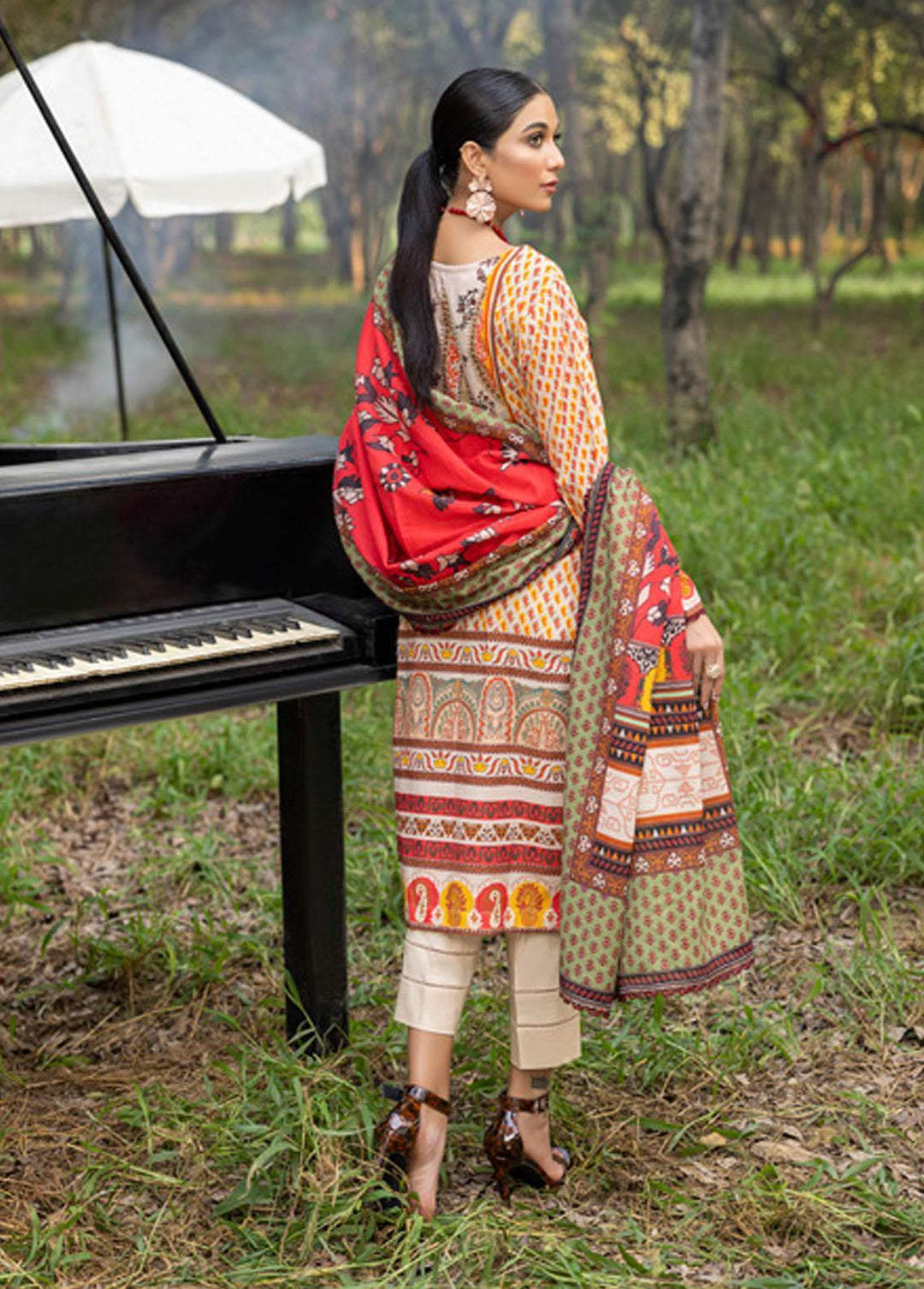 Salina by Regalia Textiles Printed Khaddar Suits Unstitched 3 Piece RGT22K D-16 - Winter Collection