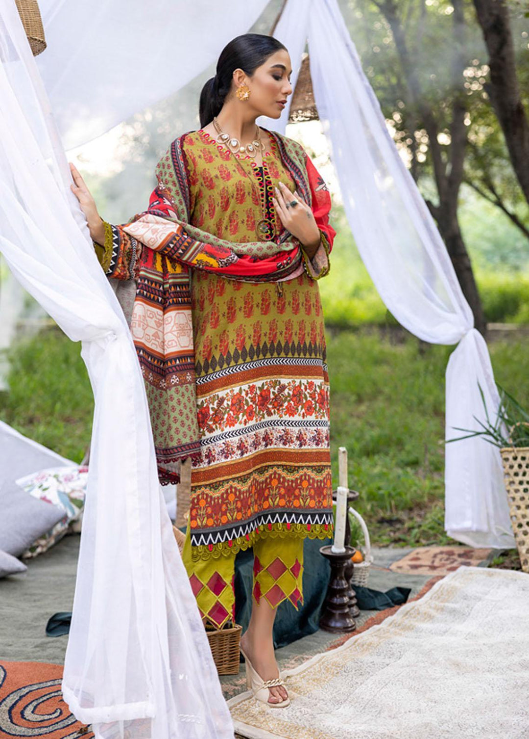 Salina by Regalia Textiles Printed Khaddar Suits Unstitched 3 Piece RGT22K D-18 - Winter Collection