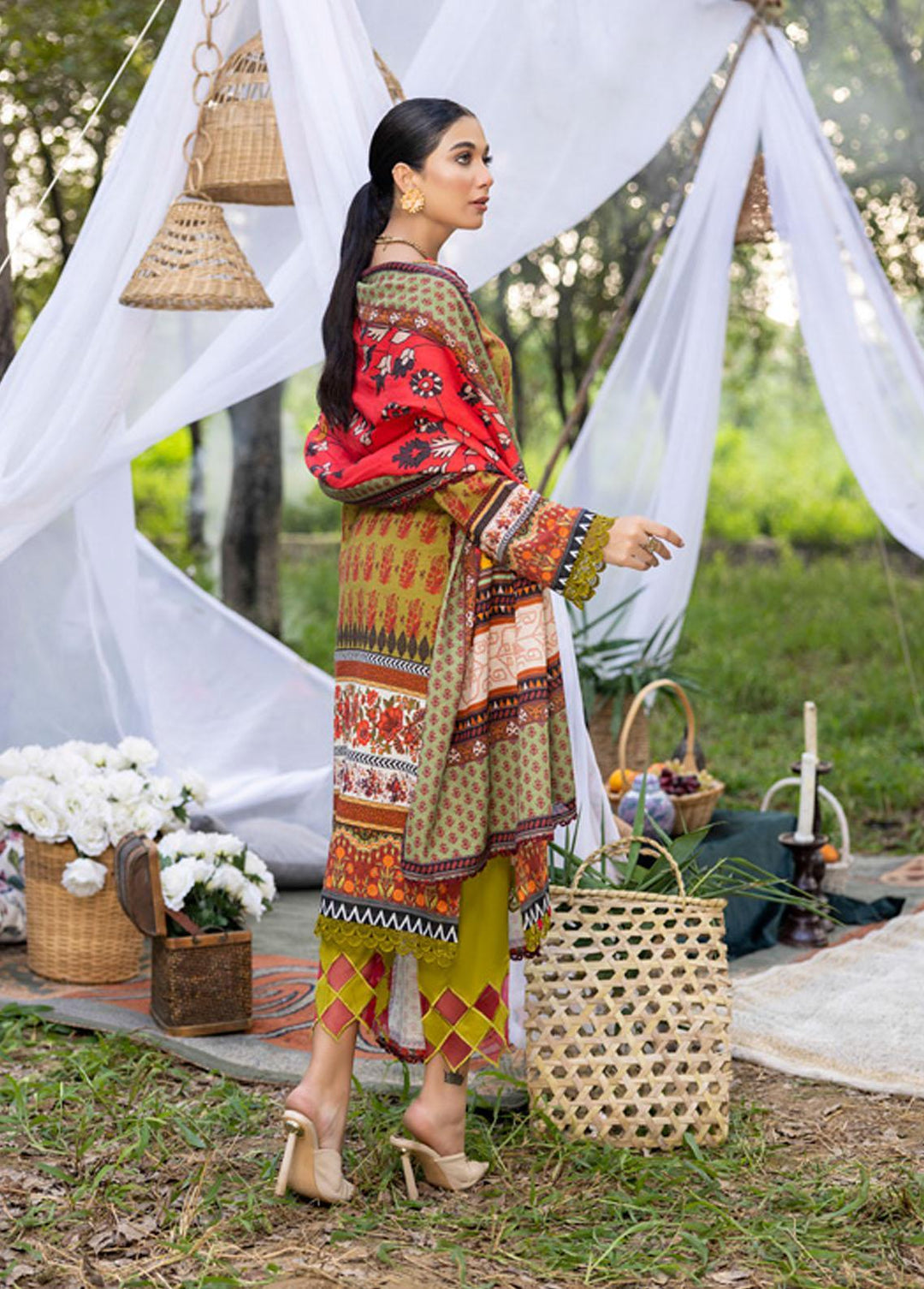 Salina by Regalia Textiles Printed Khaddar Suits Unstitched 3 Piece RGT22K D-18 - Winter Collection