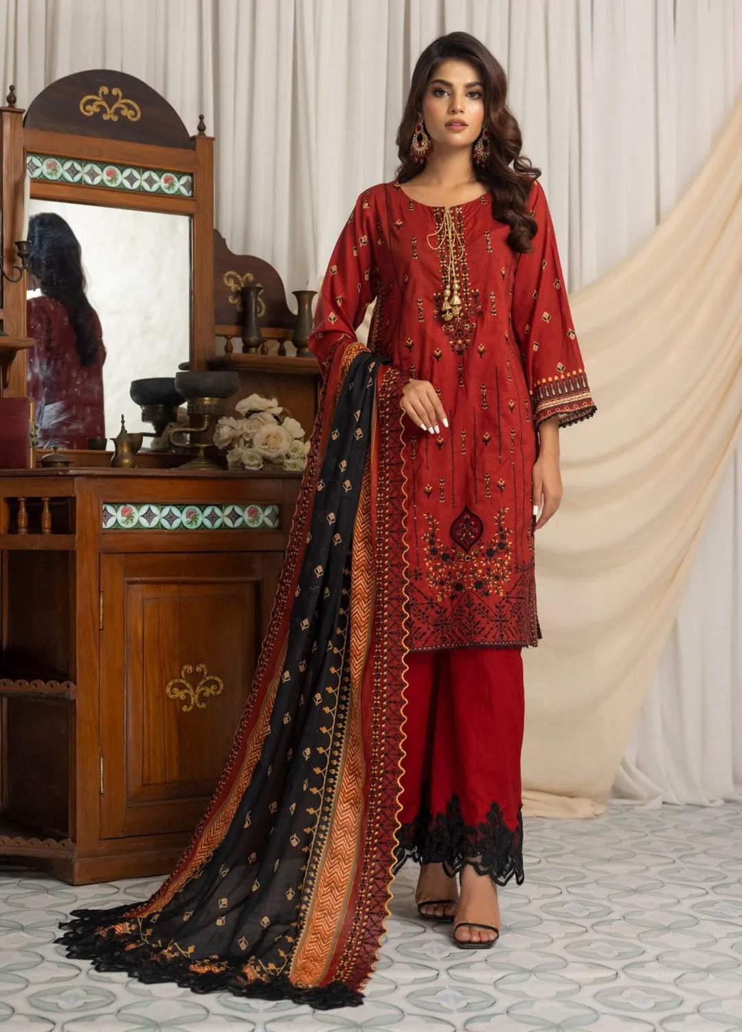 Salina by Regalia Textiles Printed Lawn Suit Pret 3 Piece RGT25LC D-01 - Summer Collection