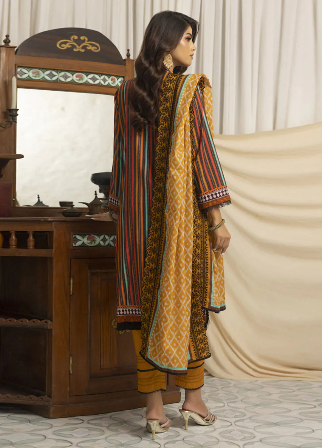 Salina by Regalia Textiles Printed Lawn Suit Pret 3 Piece RGT25LC D-03 - Summer Collection