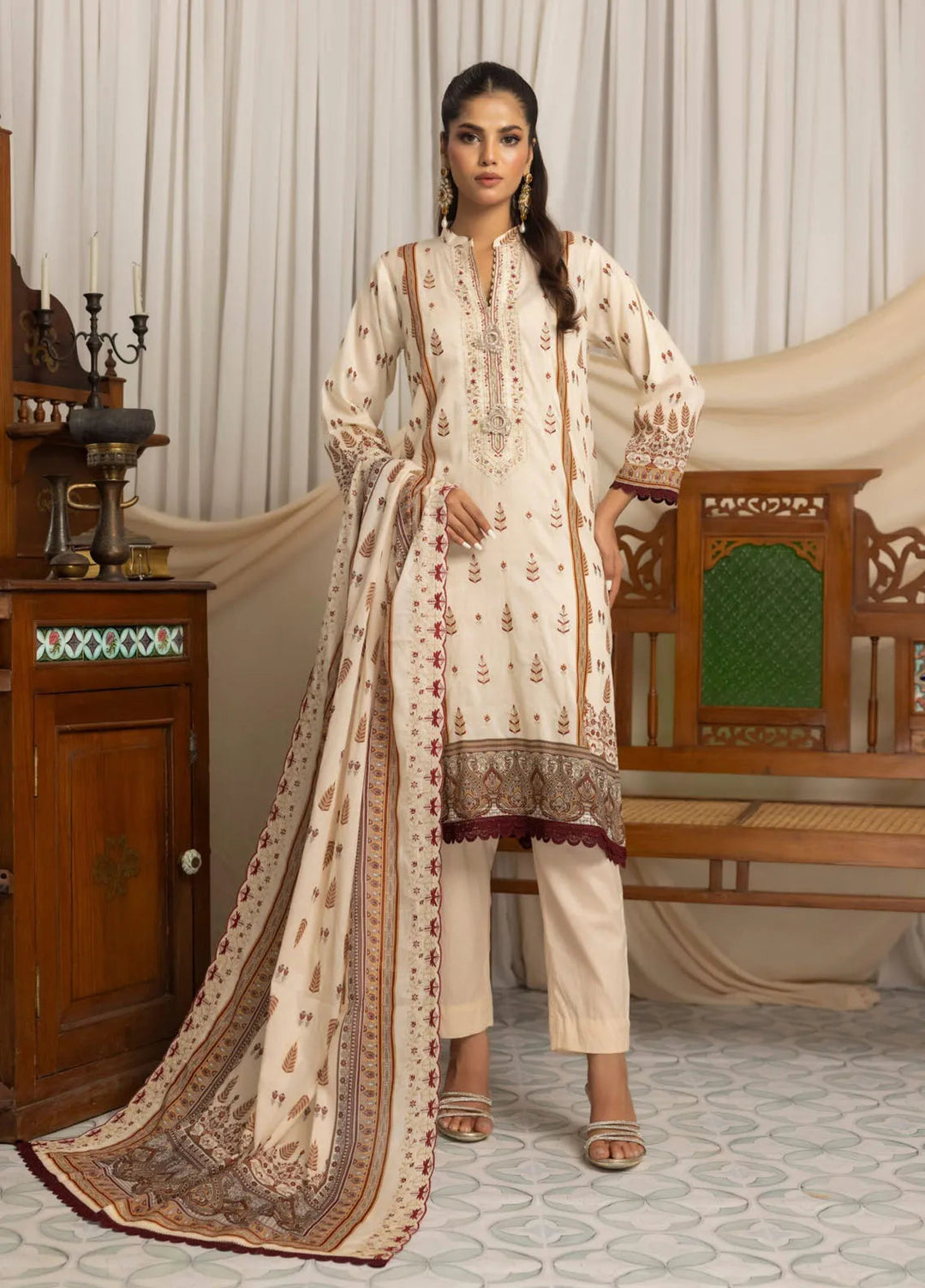 Salina by Regalia Textiles Printed Lawn Suit Pret 3 Piece RGT25LC D-08 - Summer Collection