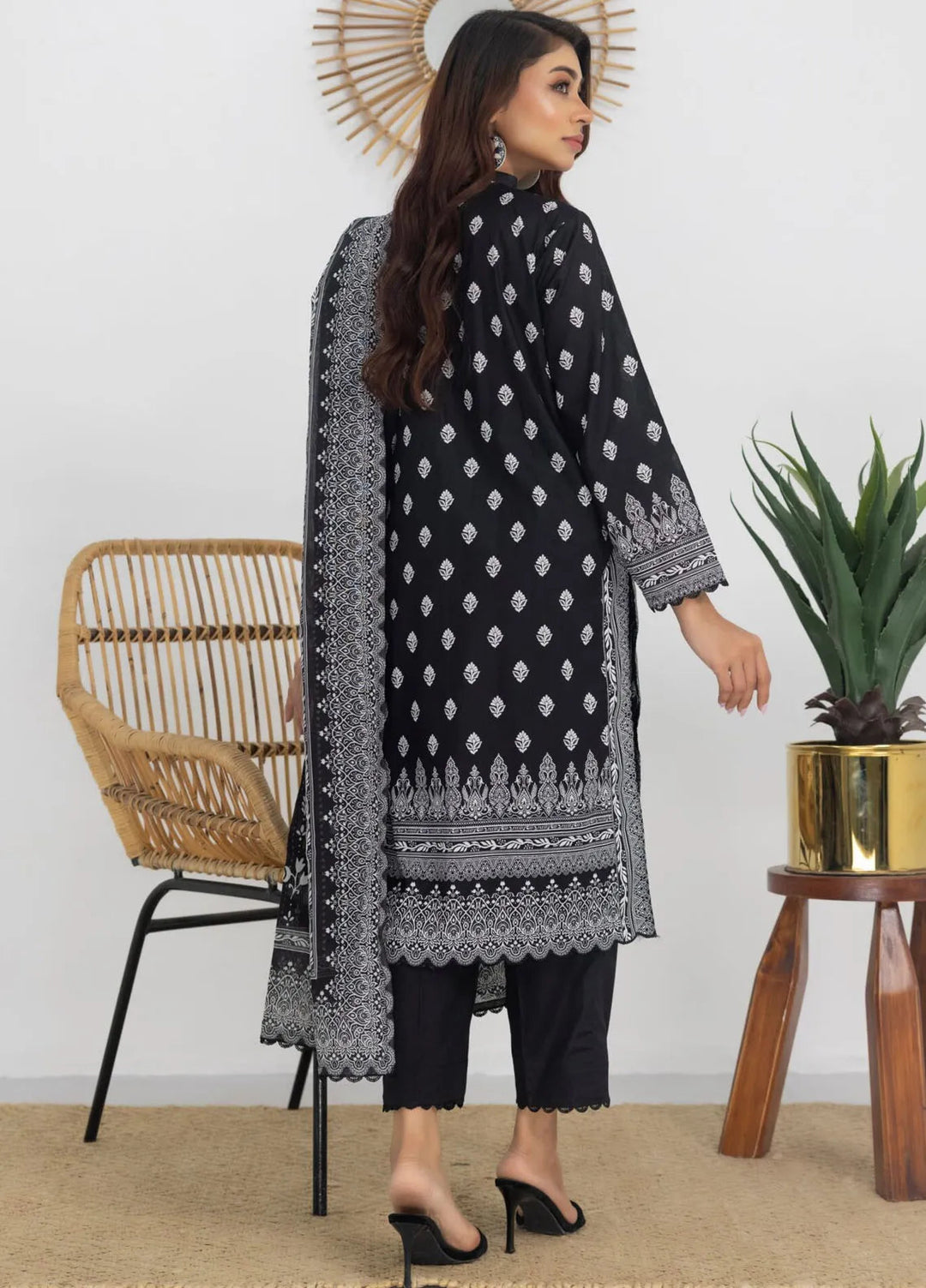 Salina by Regalia Textiles Printed Lawn Suit Unstitched 3 Piece RGT24BW3 D-02 - Summer Collection