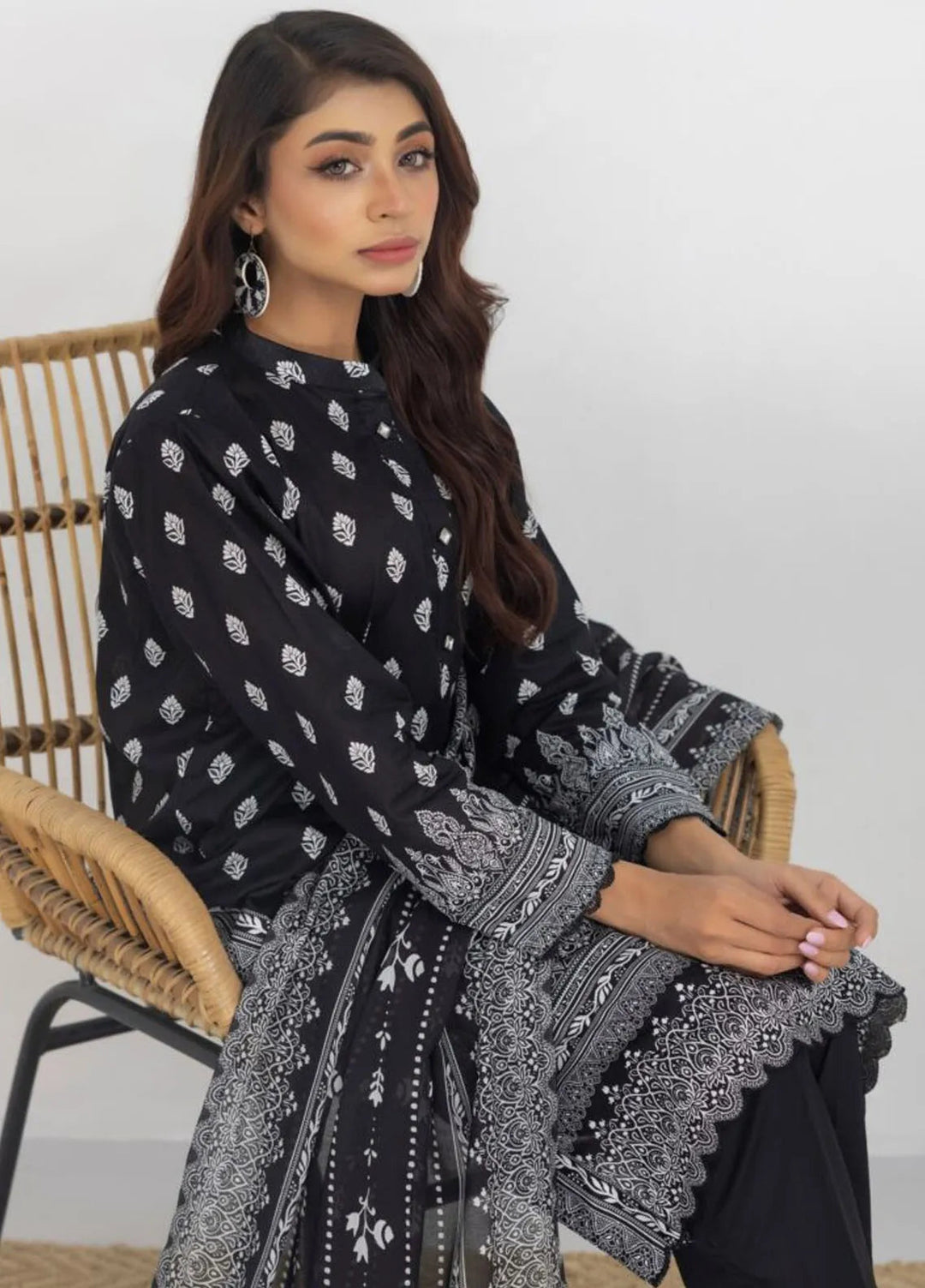 Salina by Regalia Textiles Printed Lawn Suit Unstitched 3 Piece RGT24BW3 D-02 - Summer Collection