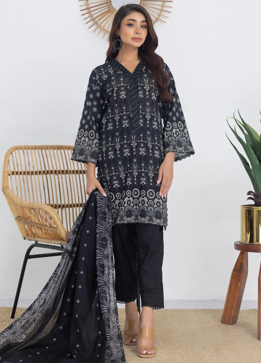 Salina by Regalia Textiles Printed Lawn Suit Unstitched 3 Piece RGT24BW3 D-05 - Summer Collection