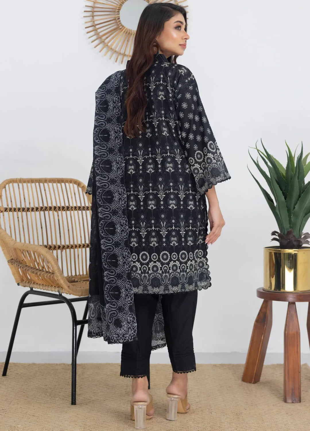 Salina by Regalia Textiles Printed Lawn Suit Unstitched 3 Piece RGT24BW3 D-05 - Summer Collection