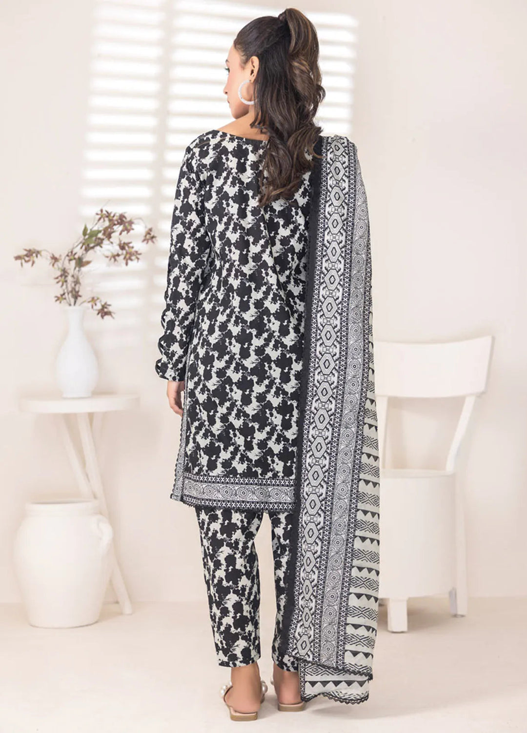 Salina By Regalia Textiles Printed Lawn Suit Unstitched 3 Piece RGT24SB D-09 - Summer Collection