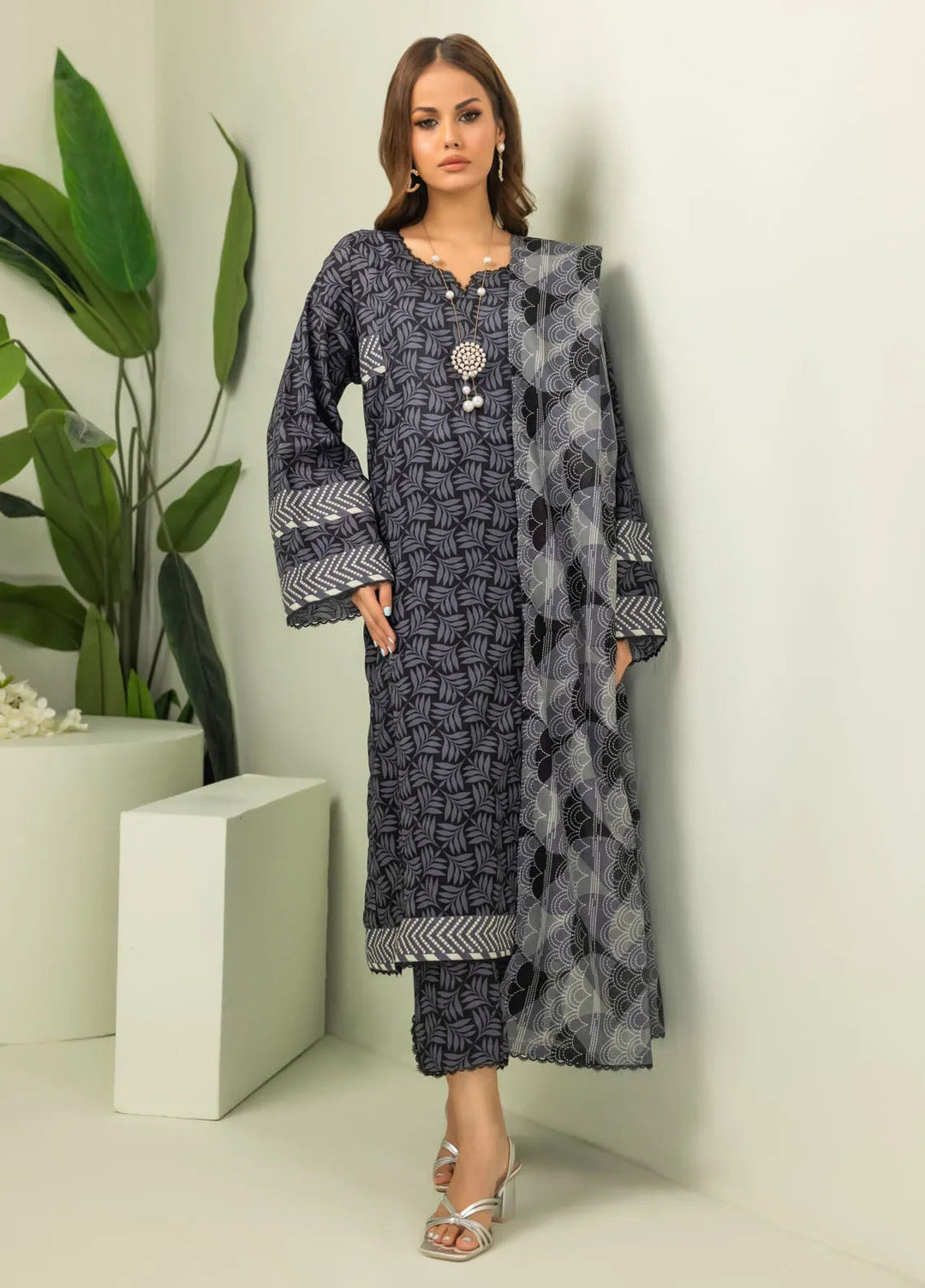 Salina By Regalia Textiles Printed Lawn Suits Unstitched 3 Piece RGT24BW D-02 - Summer Collection