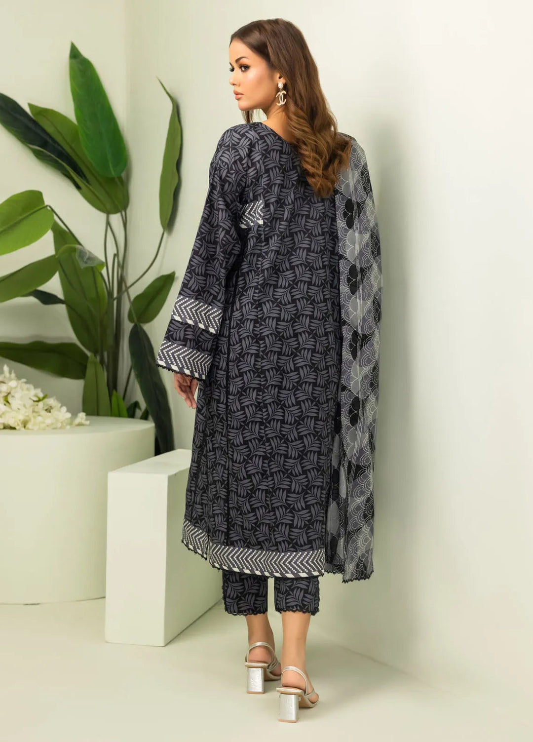 Salina By Regalia Textiles Printed Lawn Suits Unstitched 3 Piece RGT24BW D-02 - Summer Collection