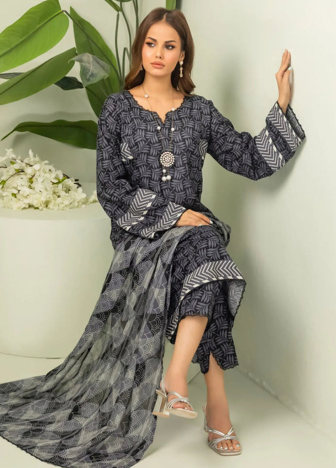 Salina By Regalia Textiles Printed Lawn Suits Unstitched 3 Piece RGT24BW D-02 - Summer Collection