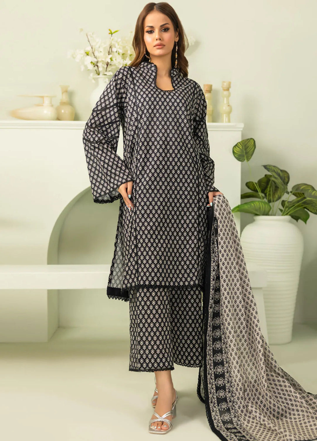 Salina By Regalia Textiles Printed Lawn Suits Unstitched 3 Piece RGT24BW D-10 - Summer Collection