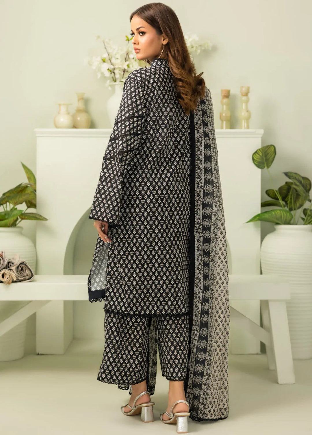Salina By Regalia Textiles Printed Lawn Suits Unstitched 3 Piece RGT24BW D-10 - Summer Collection