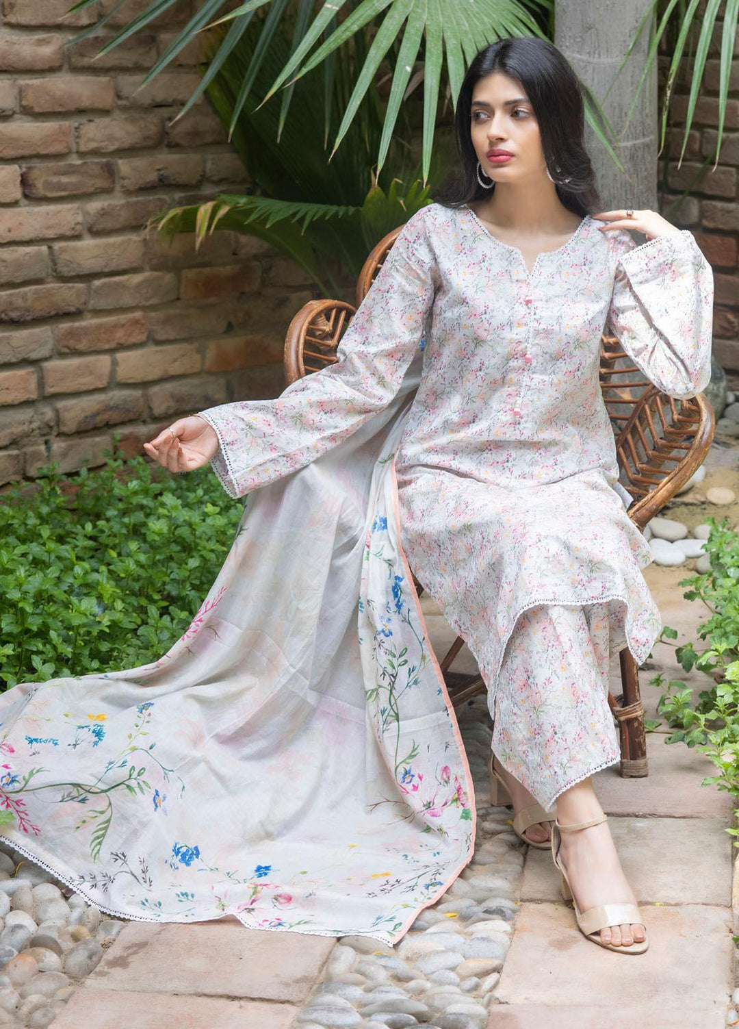 Salina Separates By Regalia Textiles Printed Lawn Suits Unstitched 3 Piece RGT23-SS7 SSV7-10 - Premium Collection
