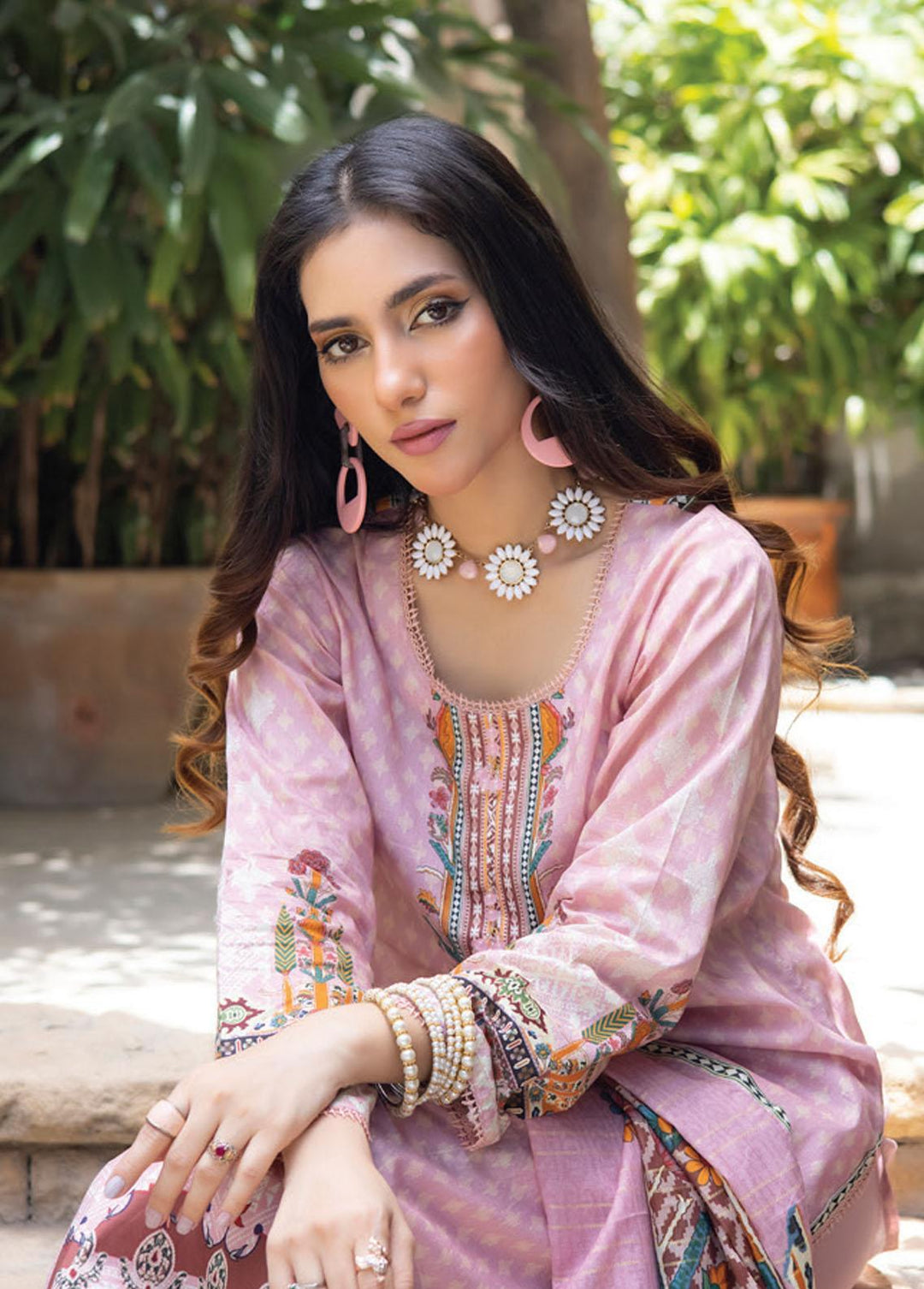 Salina Zari By Regalia Textiles Printed Lawn Suits Unstitched 3 Piece RGT23-S9 1 - Summer Collection