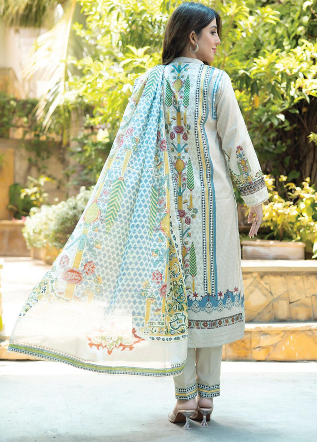 Salina Zari By Regalia Textiles Printed Lawn Suits Unstitched 3 Piece RGT23-S9 2 - Summer Collection