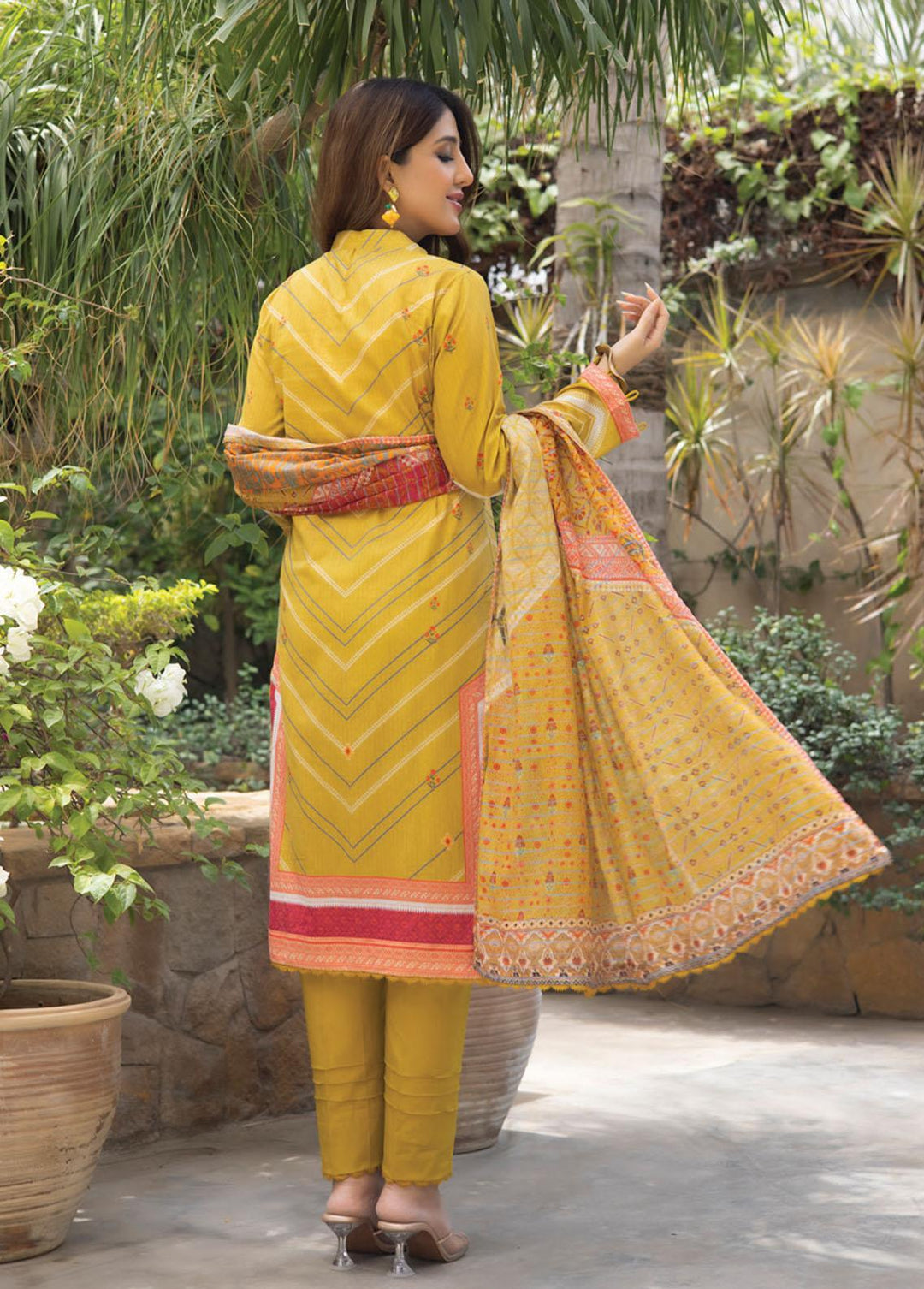 Salina Zari By Regalia Textiles Printed Lawn Suits Unstitched 3 Piece RGT23-S9 9 - Summer Collection