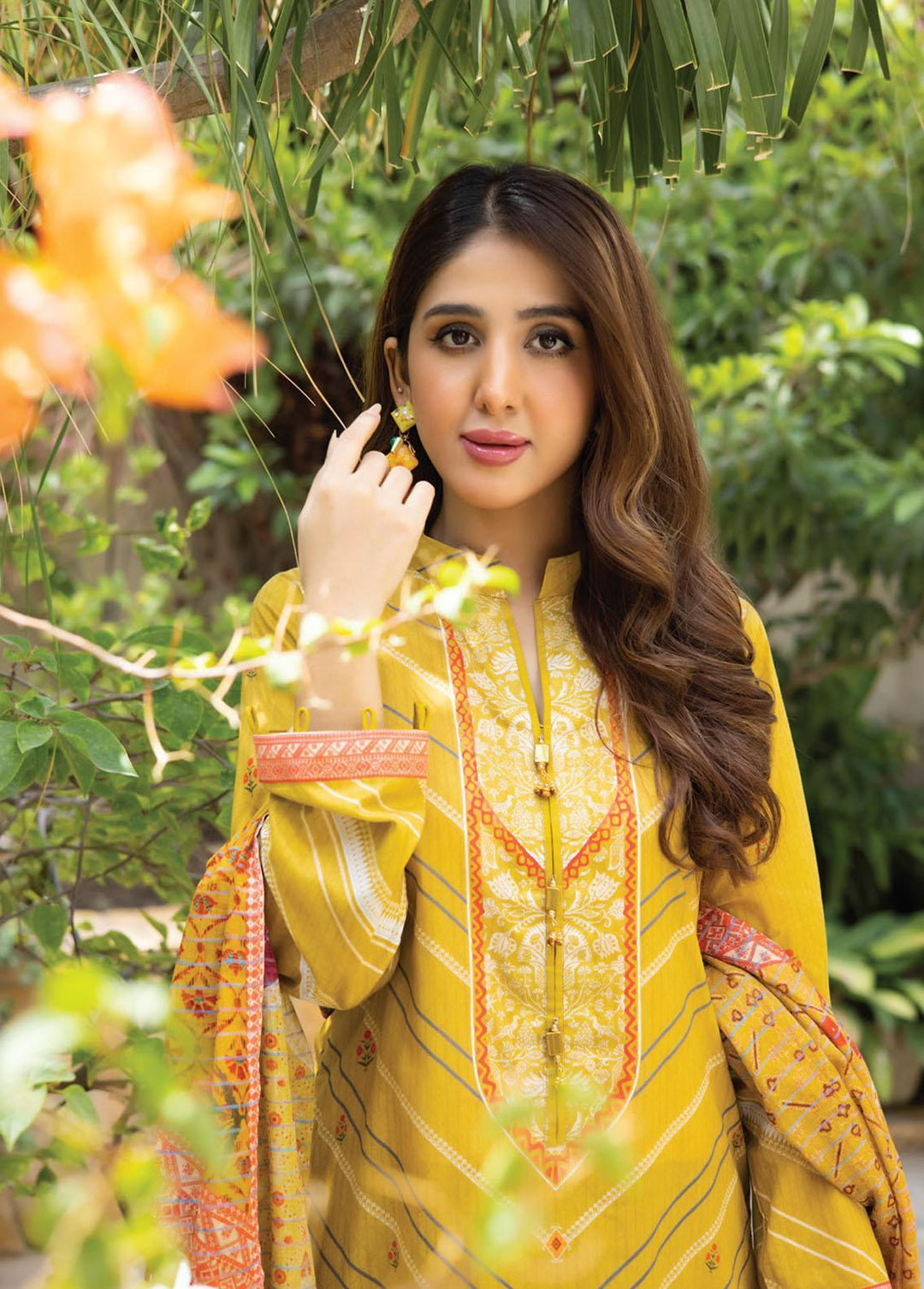 Salina Zari By Regalia Textiles Printed Lawn Suits Unstitched 3 Piece RGT23-S9 9 - Summer Collection