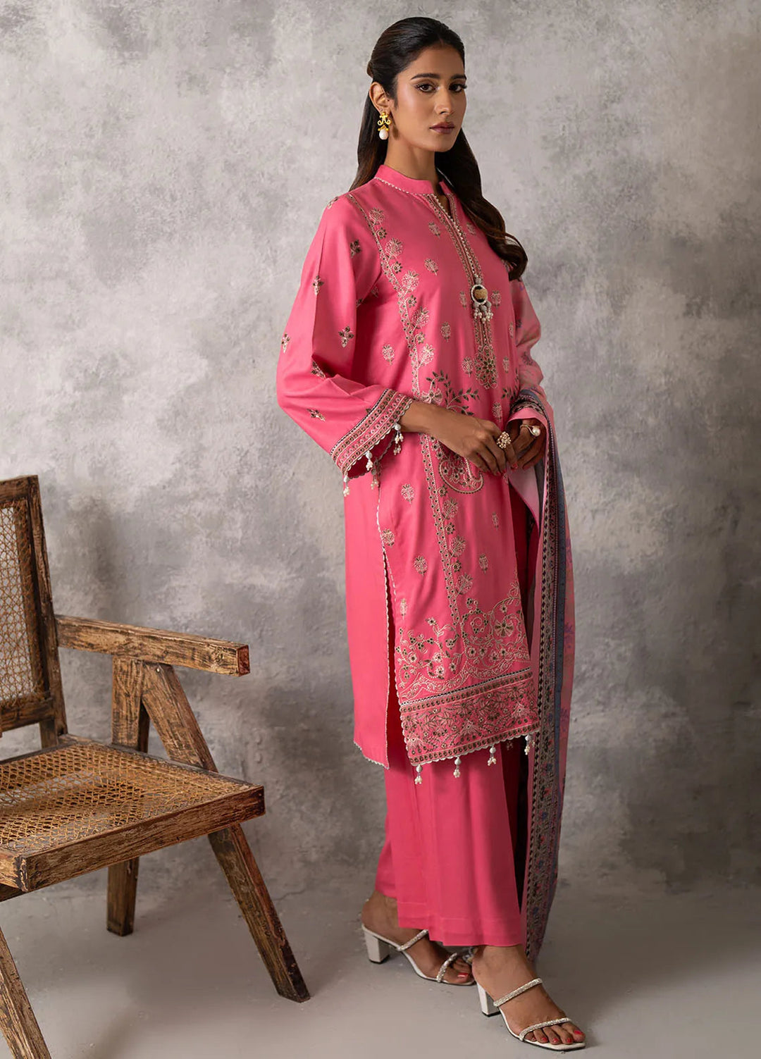 Salitex Embroidered Cottel Suits Unstitched 3 Piece SUNW6MI033UT - Winter Collection