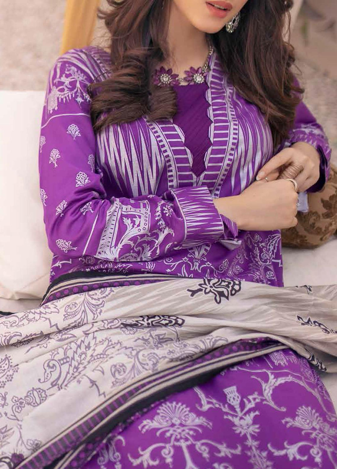 Inaya By Salitex Printed Lawn Suits Unstitched 3 Piece ST22I IP-00091A - Summer Collection